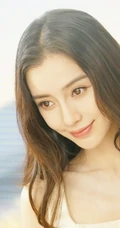 Angelababy身着麦色连衣裙在麦田中清新清新写真花絮美照