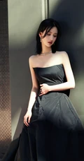陈都灵身着礼裙黑衣连衣裙宛如黑天鹅般清冷美丽写真图片