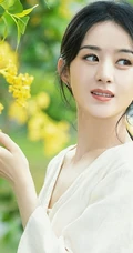 赵丽颖清新朴素白衣穿搭，一碗清茶，一张小椅，温婉清丽写真图片