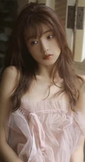 睡衣女孩，骨感美背居家少女气质轻纱睡裙穿着一个人孤单感十足写真照