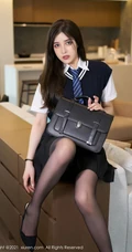 气质大长腿高挑女生韩静安学院风制服短裙深袜袜穿搭又纯又欲写真图集