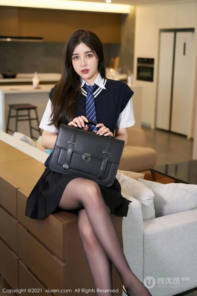 气质大长腿高挑女生韩静安学院风制服短裙深袜袜穿搭又纯又欲写真图集