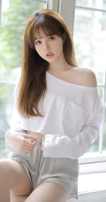 清甜系天花板漂亮女生小姐姐白衫短裤穿搭居家室内显动人锁骨线条感图片