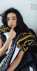 木村光希个性艺术感眼妆搭配时尚复古服饰等写真杂志图片