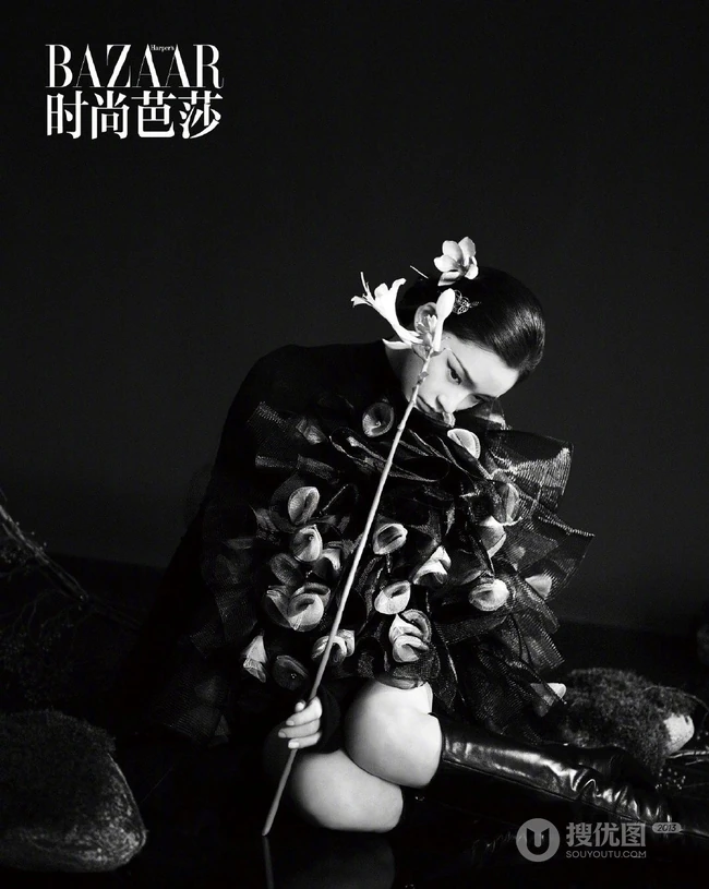 林允现代元素与古风相结合十月刊杂志写真，高冷优雅兼具，别有一番风味