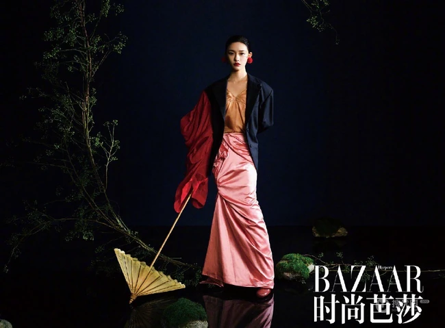 林允现代元素与古风相结合十月刊杂志写真，高冷优雅兼具，别有一番风味