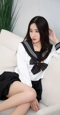 女生小姐姐茯苓白底黑领制服短裙穿搭日系满满居家可人写真图片