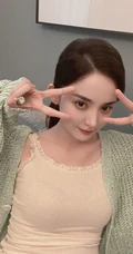 娜扎惬意居家休闲装穿搭可爱自拍生活照图片
