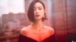 倪妮性感复古短发造型户外梦幻写真显迷人锁骨高清2k壁纸图片