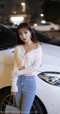 气质时尚女生小姐姐林星阑紧身白衫牛仔裤街拍与车拍柔美有女人味套图