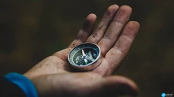 指南针，各种不同的新式或老式指南针高清壁纸图片