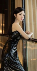 景甜气质黑色肩带连衣裙居家镜子前神秘感十足优雅图片