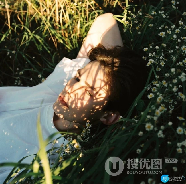 令人小鹿乱撞的欧美帅气男模Yan Mark阳光户外森系写真照片