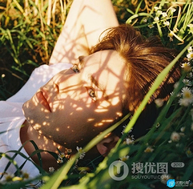 令人小鹿乱撞的欧美帅气男模Yan Mark阳光户外森系写真照片
