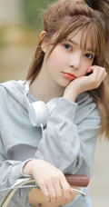 骑自行车的气质甜美可爱混血女孩少女小清新街拍写真套图