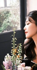 白鹿气质时尚黑色迷你短裙着身演绎花与少女唯美写真图片