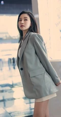 气质漂亮且有气质的女生轻熟Vanessa休闲西服短裤袜装高跟街拍写真套图