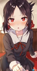 就这样抬着头看你，可爱动人抬眼看的动漫少女高清插画图片欣赏