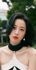 周雨彤优雅气质露背长裙着身，展现黑白优雅间的小时尚写真手机壁纸图片