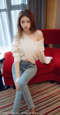 模样清秀高个子气质女生可樂Vicky紧身牛仔裤高跟穿搭沙发优雅气质写真套图