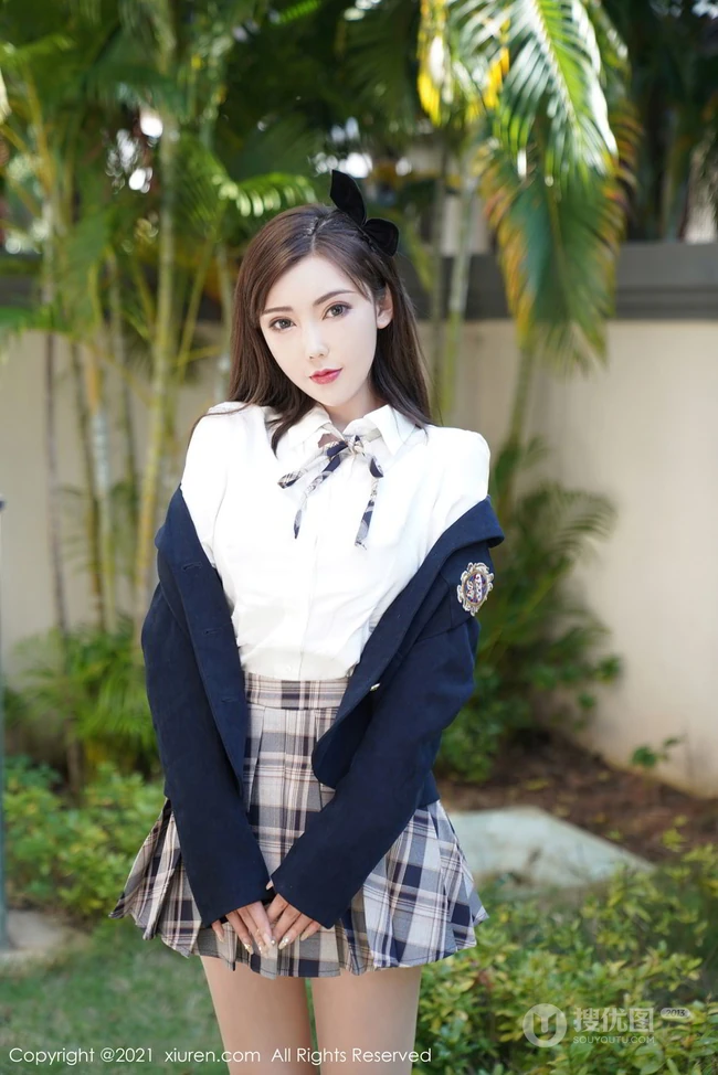 气质女生柴婉艺日系JK制服袜装穿搭气质清新居家小院室内写真套图