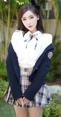 气质女生柴婉艺日系JK制服袜装穿搭气质清新居家小院室内写真套图