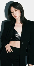 孟美岐酷飒少女风黑衣礼裙穿搭写真图片