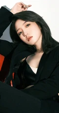 孟美岐酷飒少女风黑衣礼裙穿搭写真图片