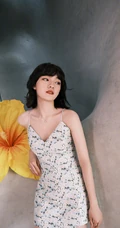 文淇肩带碎花裙穿搭俏丽清新写真图片