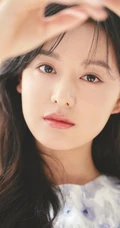 韩国女演员金智媛化身精致女人最新优雅气质穿搭写真图片