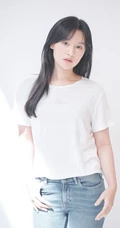 韩国女演员金智媛化身精致女人最新优雅气质穿搭写真图片