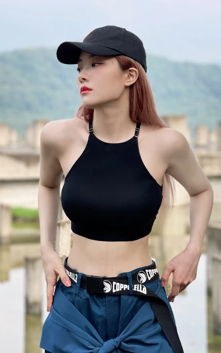 小蛮腰美女喻言性感运动背心户外美拍高清手机壁纸图片