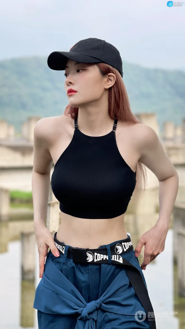 小蛮腰美女喻言性感运动背心户外美拍高清手机壁纸图片