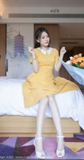 漂亮可人女生小姐姐鱼子酱橘黄色清新连衣裙户外及室内好看写真套图