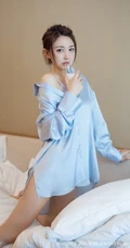 气质柔美气质女生轻熟刘奕宁最新睡衣衬衫家居服系列高清室内气质写真套图