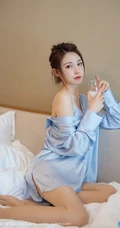气质柔美气质女生轻熟刘奕宁最新睡衣衬衫家居服系列高清室内气质写真套图