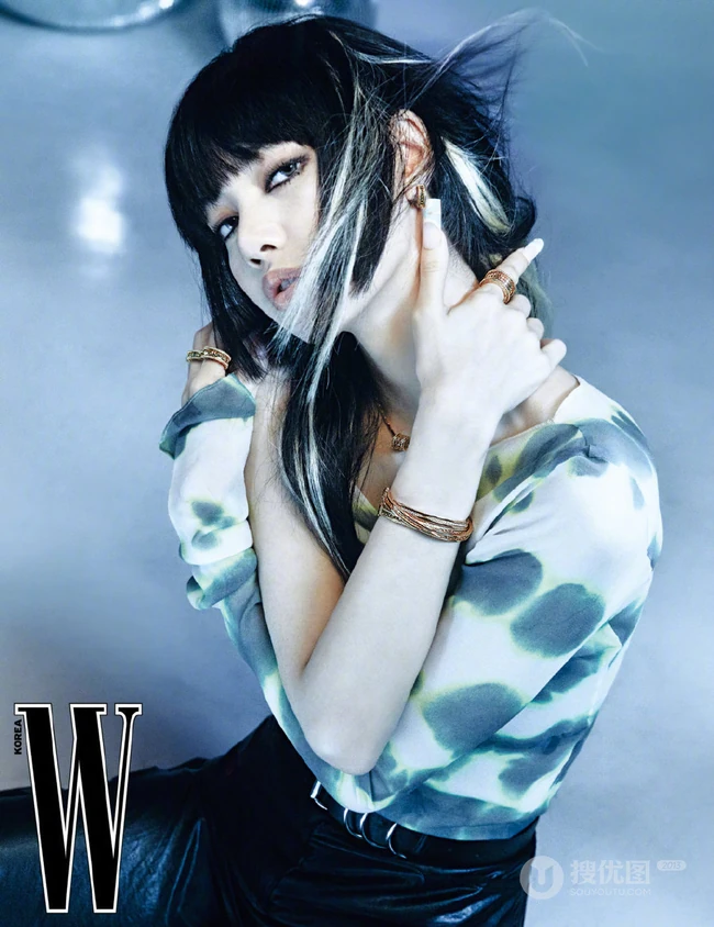 Lisa气质酷飒挑染发型搭配多套服饰登杂志写真图片
