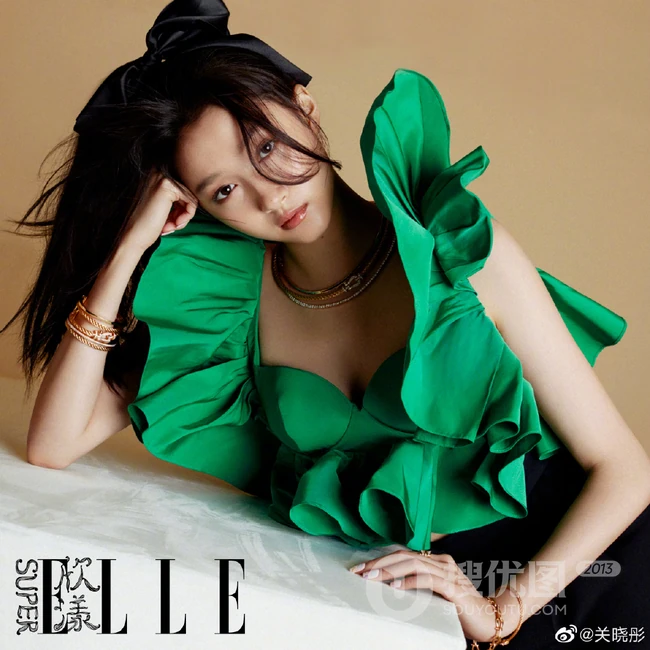 关晓彤化身壁橱蝴蝶少女美美哒微博写真美照