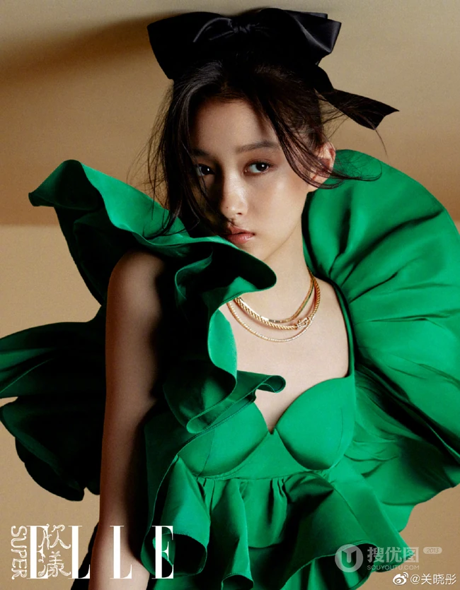 关晓彤化身壁橱蝴蝶少女美美哒微博写真美照