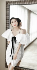 佟丽娅简约时尚纯白蝴蝶结连衣裙穿搭仙气十足写真美照