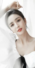 佟丽娅简约时尚纯白蝴蝶结连衣裙穿搭仙气十足写真美照