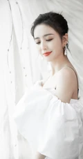 佟丽娅简约时尚纯白蝴蝶结连衣裙穿搭仙气十足写真美照