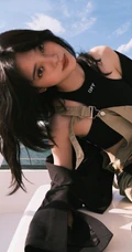 欧阳娜娜，张子枫一起拍写真，宛如姐妹闺蜜般亲密无间，青春气息十足
