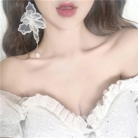qq头像女部位胸前高清好看图片，独一无二个性气质女部位胸前高清头像图片