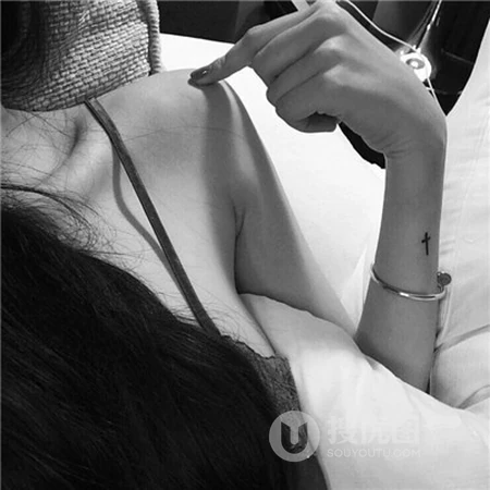 qq头像女部位胸前高清好看图片，独一无二个性气质女部位胸前高清头像图片