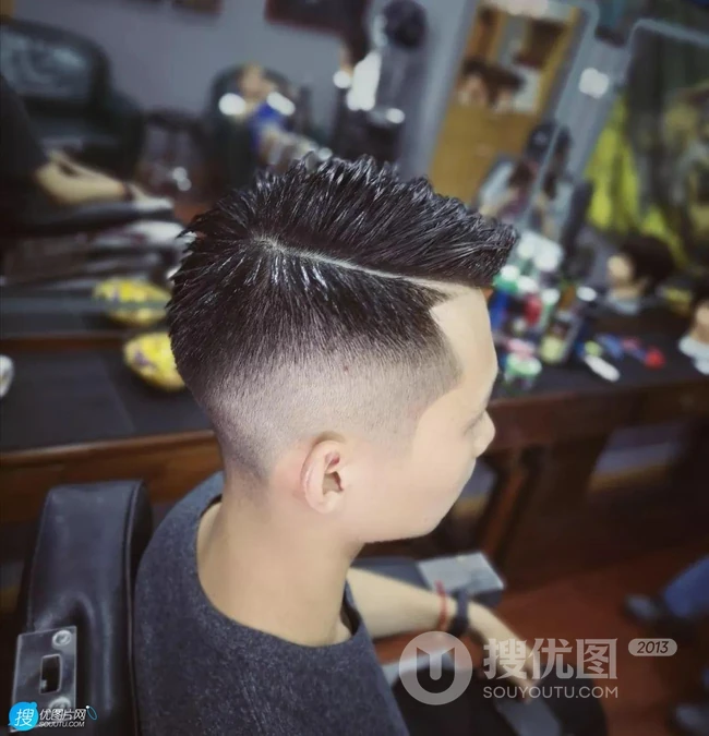 超有个性栗子头，线条感分明，看起来有点坏坏的痞帅男生男士夏季超短发型欣赏 第10张
