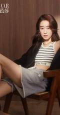 张小斐气质时尚杂志美照，展现其妩媚风情温柔的一面，氛围感十足