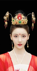 姜贞羽古装红装打扮翩翩起舞韵味十足写真美照