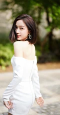 吴宣仪可爱气质纯白套袖礼裙连衣裙大秀美肩清新写真照片