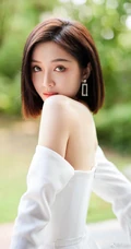 吴宣仪可爱气质纯白套袖礼裙连衣裙大秀美肩清新写真照片